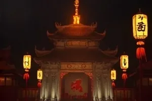 《灰色星期天》封面：阴天窗台上的老式收音机与日历